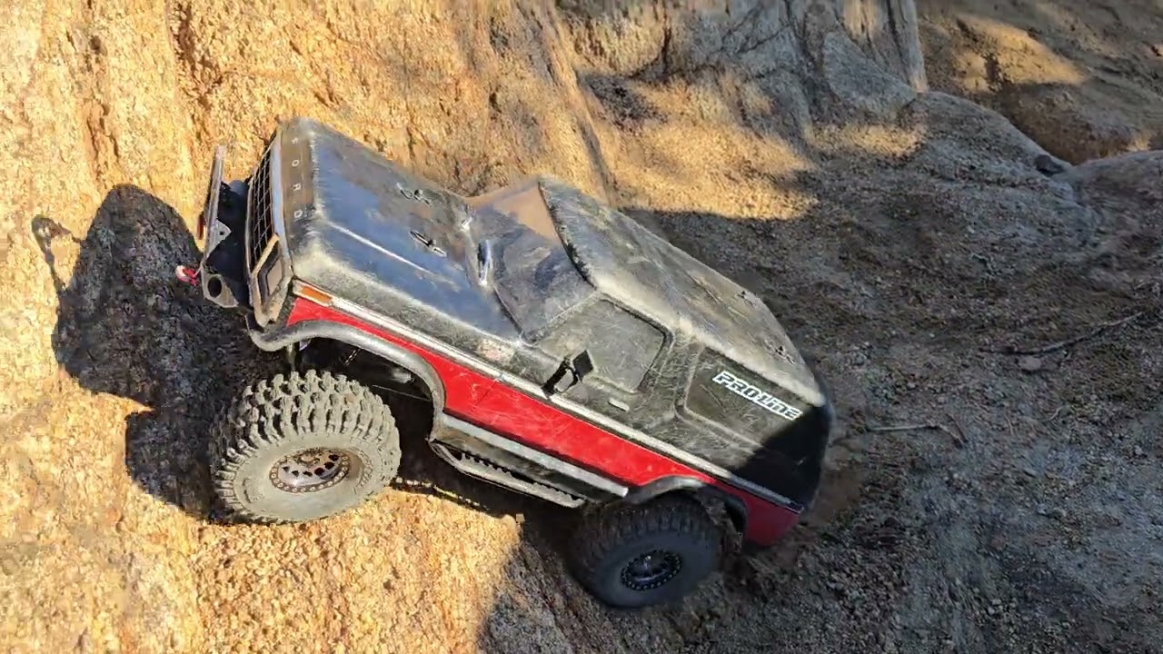 Hitting a new trail with my traxxas TRX4 1979 bronco