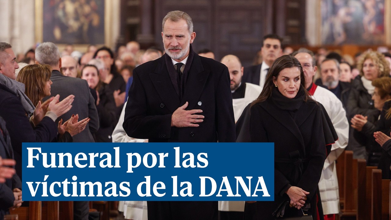 Emotivo funeral por las víctimas de la DANA entre protestas por familiares que no han sido invitados