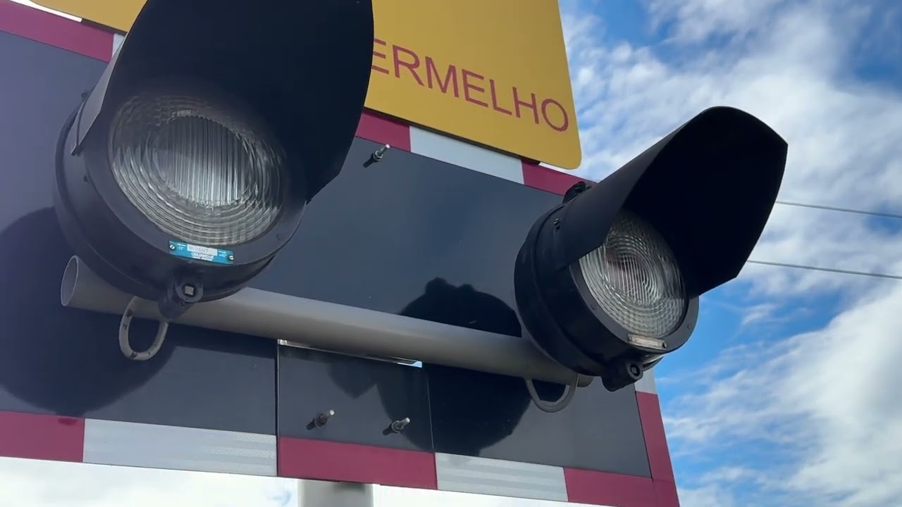 Intro to Rarely Crossing at Loule East Level Crossing - Loule (21/12/25)
