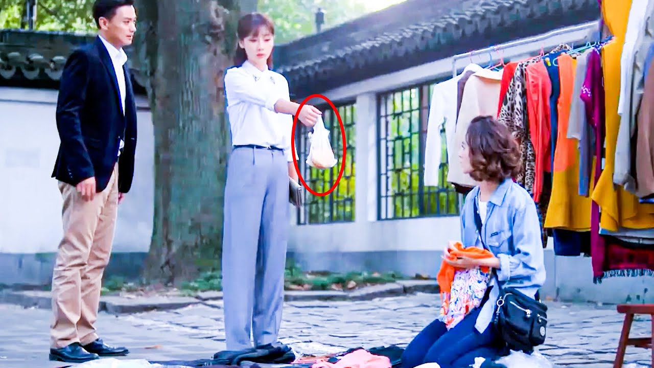 小三用吃剩的餅羞辱擺攤妻子，下秒妻子逆襲成億萬富豪，小三臉都綠了！