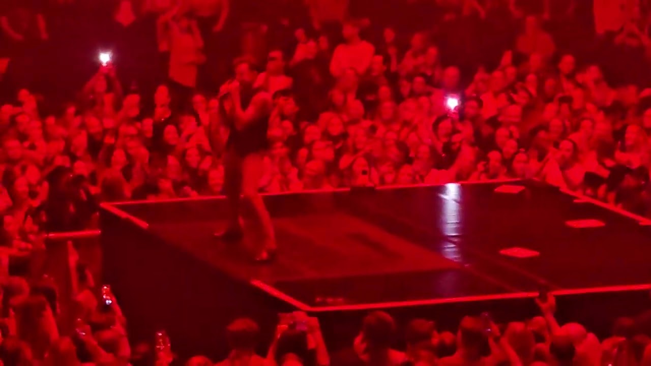 It's all coming back to me now and Red Mcfly O2 arena 2024
