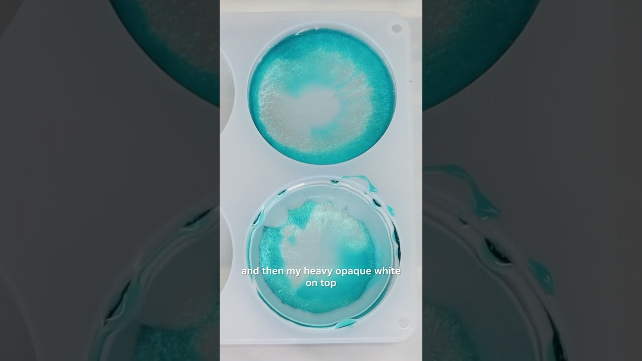 Same resin colours but different effects #resintutorial #resin #artandcraft #resincoasters