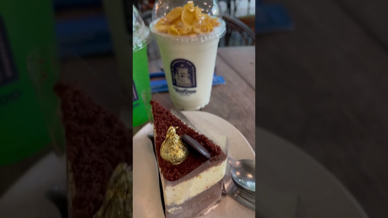 👀👀Cakes and Banana Shake perfect combination 🎉🎉🎉🎉