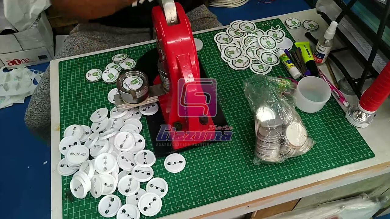 PROSES PEMBUATAN PIN MENGGUNAKAN LAMINASI DINGIN | episode produksi