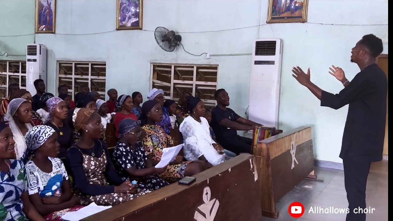all Hallows choir  performs Daalu nna by obioha Ogbonna | Abu OMA Catholic | African Catholic choir