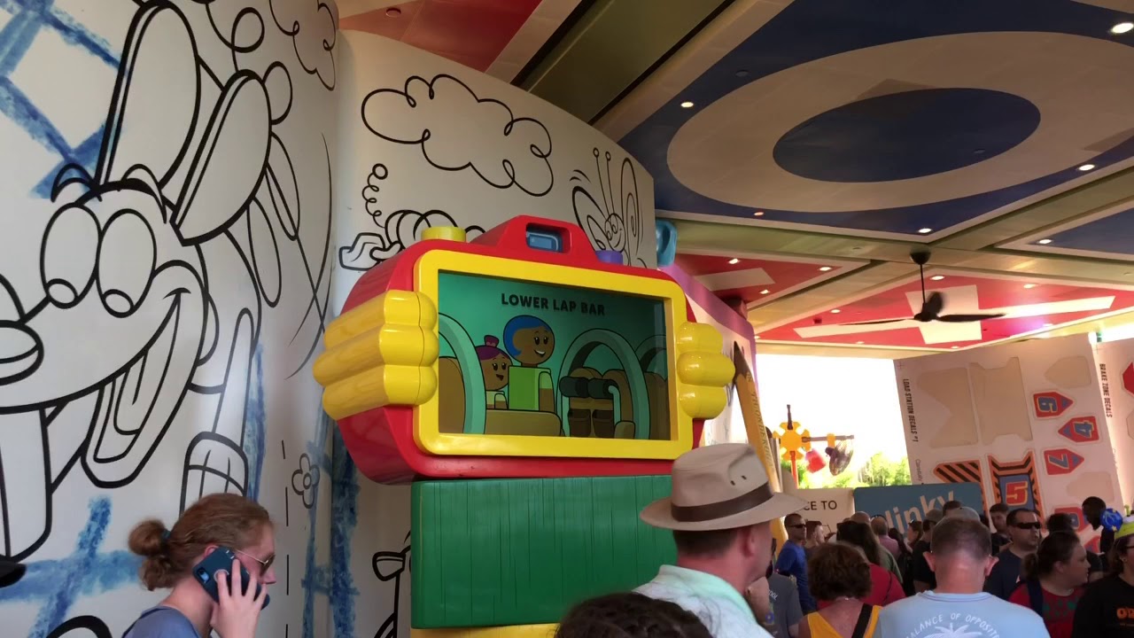 Slinky Dog Dash! Stand By Queue