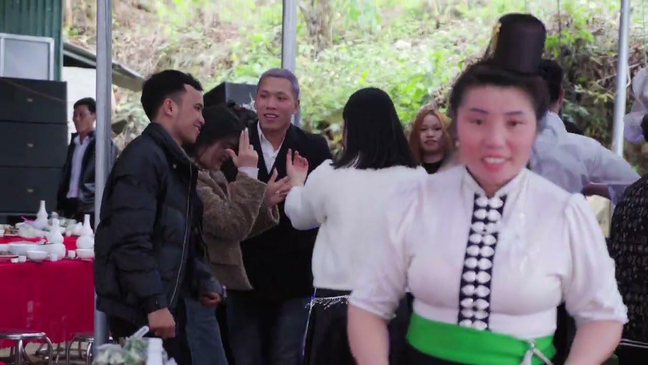 MẾT CỚ NÀ MUÔNG NHẢY MỪNG LỄ THÀNH HÔN ANH NGOAN & HỒNG THẮM
