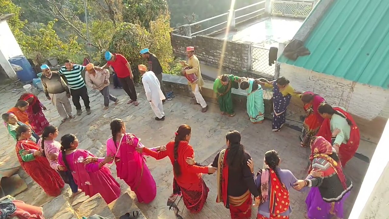 होली में झोड़े चाचरी पंत बाखलाऀ