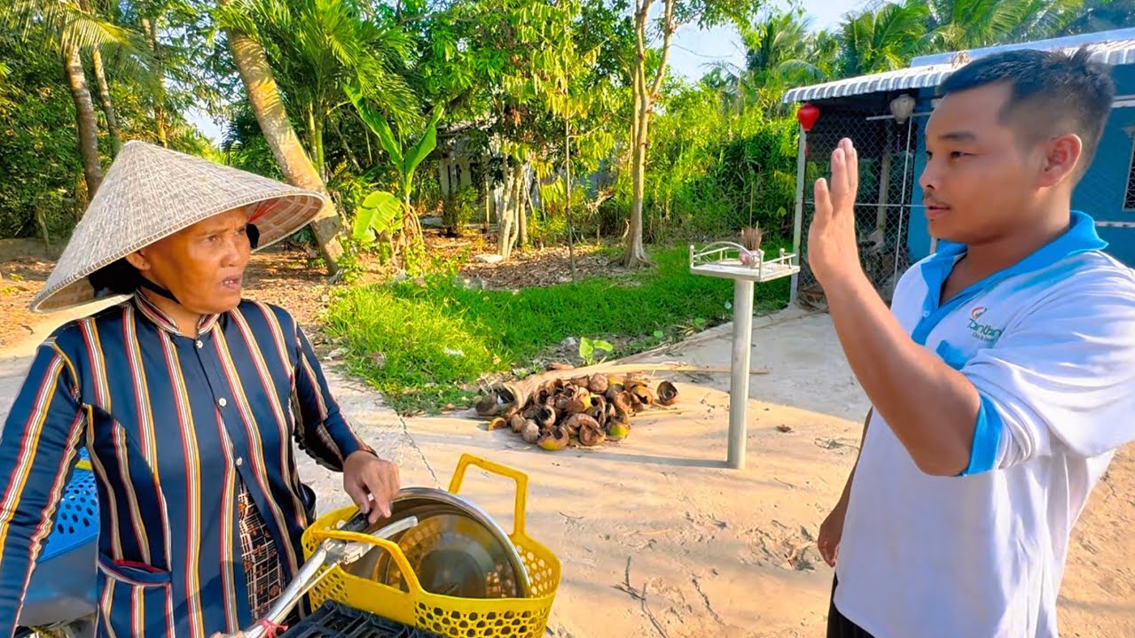 Buổi chiều bất ngờ gặp được cô hiền bán cá tại nhà vợ chồng Xuân Thảo được nhận món quà rất ý nghĩa 