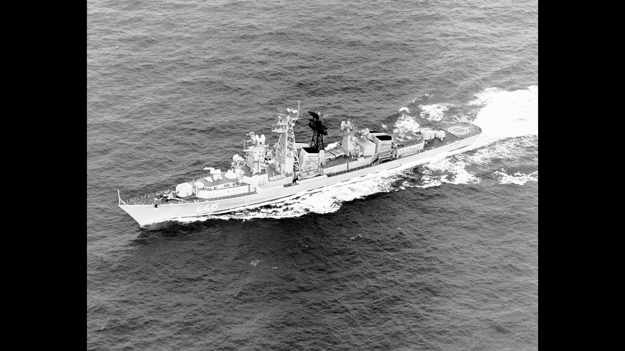 [和訳] 泊地より遠く離れて(Вдали от гавани)-Amay From the Harbor [ソ連海軍 軍歌] [Soviet navy song]
