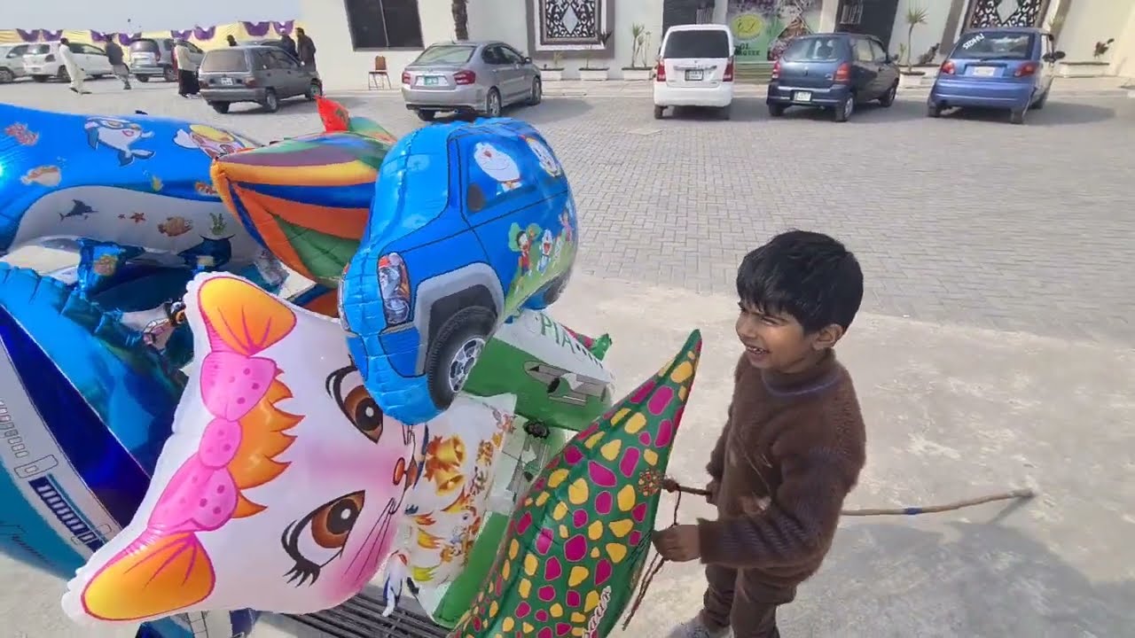 Abdullah's Exciting Adventure with a New Helium Gas Balloon! 🎈