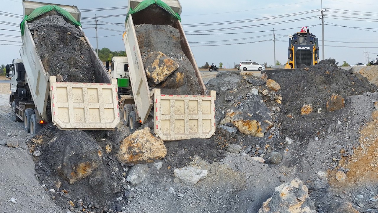 Completed 100%!!Interesting Bulldozer SHANTUI Push Stone And DumpTruck Unloading Stone Filling Land
