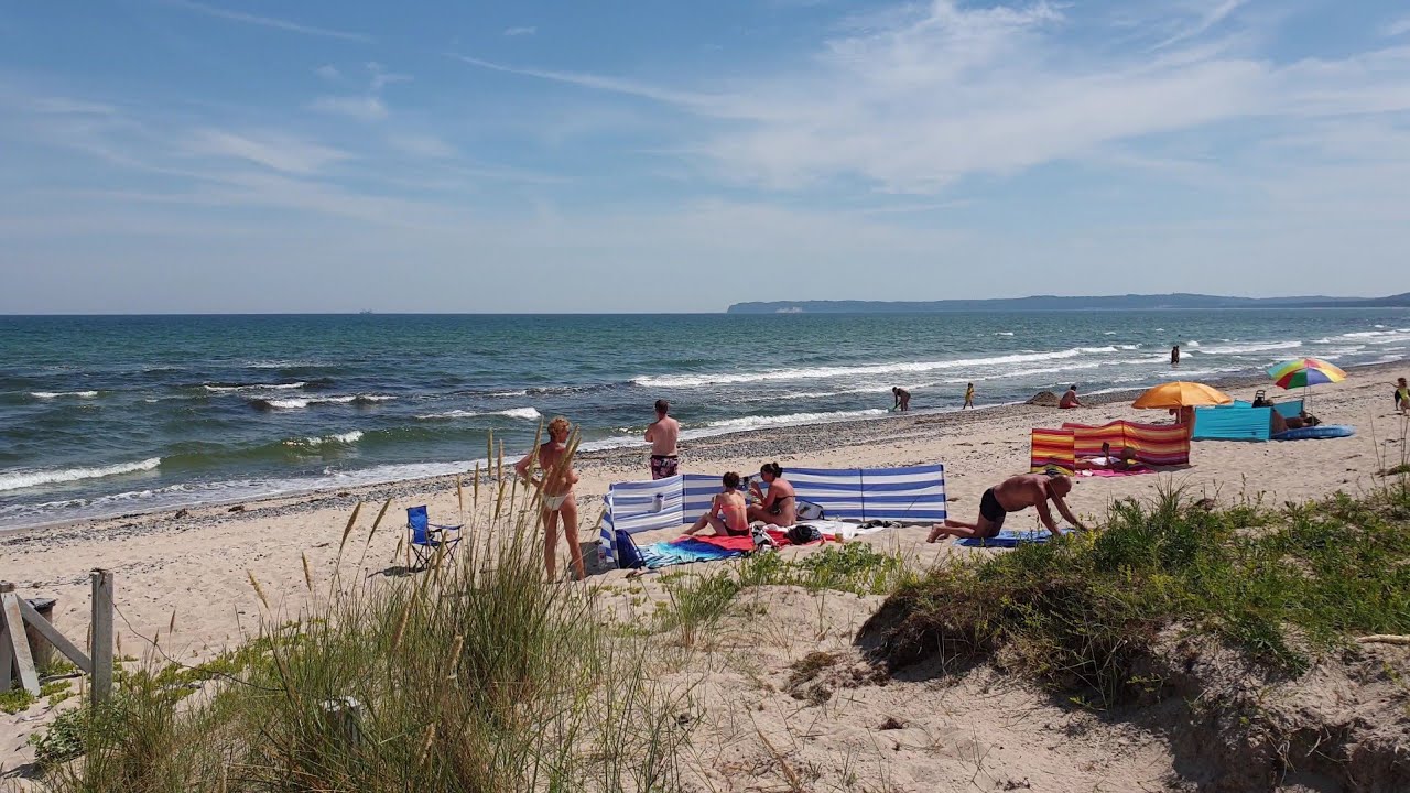 Дикий пляж VS Hормальный пляж. Island of Rügen, Germany
