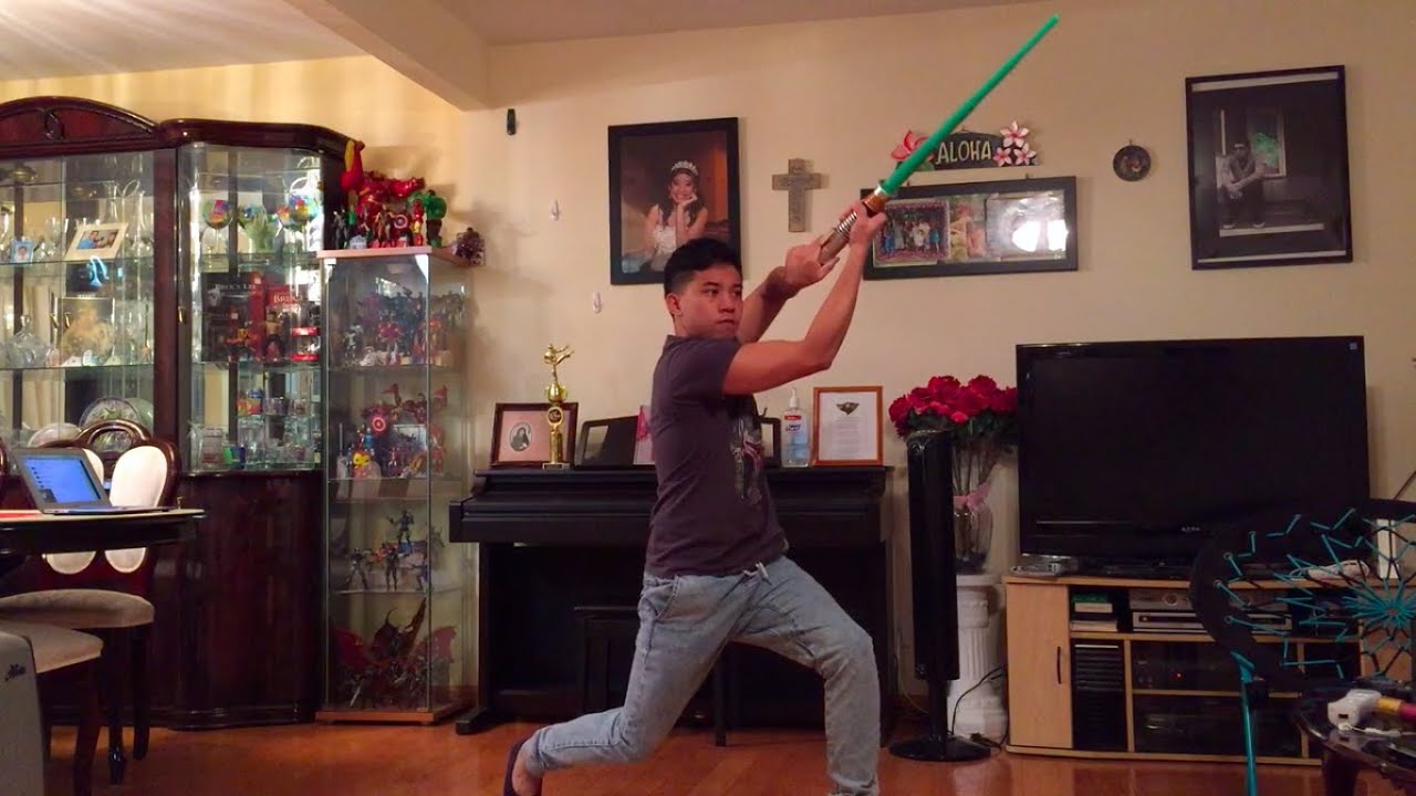 Luke Skywalker ROTJ Basic Lightsaber Bladebuilders Demonstration
