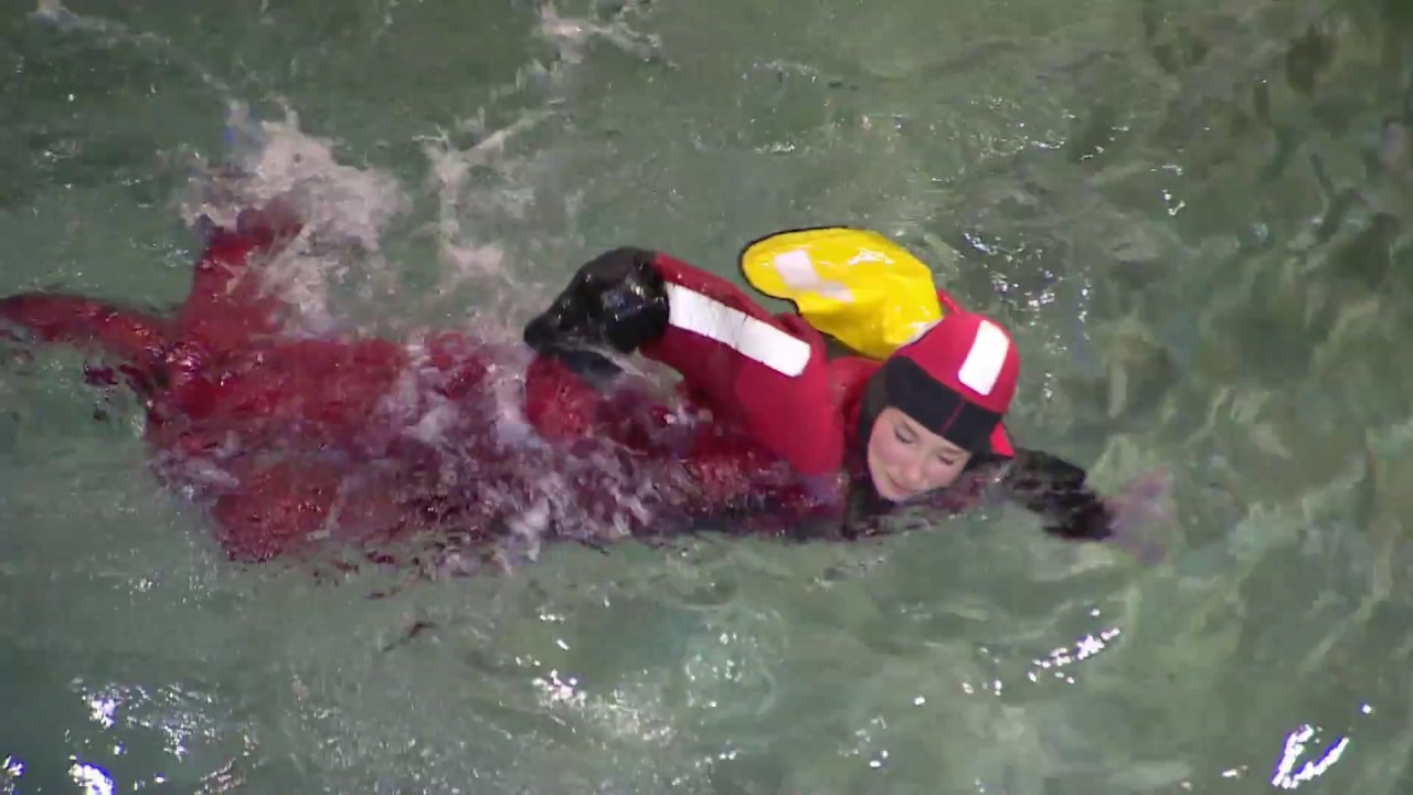 Survival training puts oil workers in simulated ocean emergencies