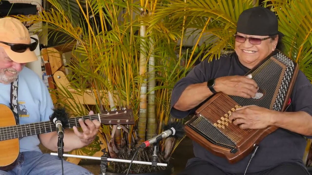 Sanoe with Led Kaapana and his d'Aigle autoharp