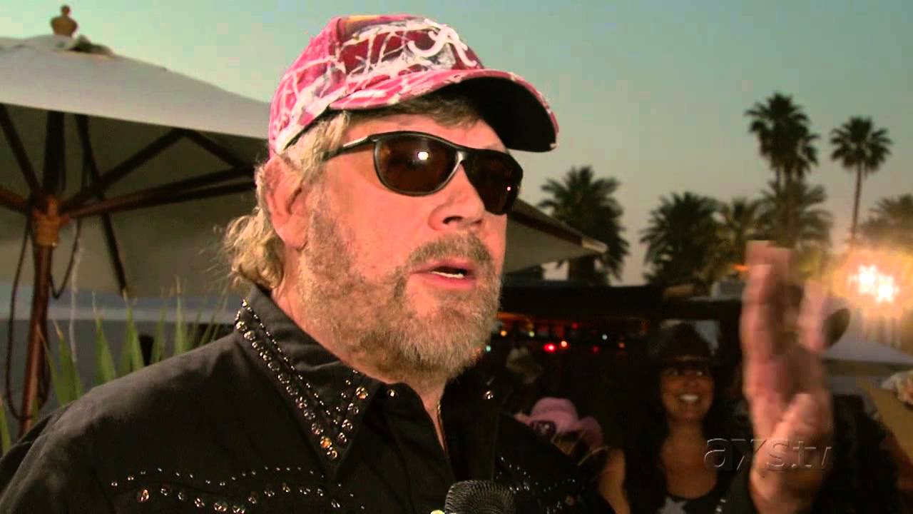 Hank Williams Jr. Goes One-On-One with @AXSTV at Stagecoach