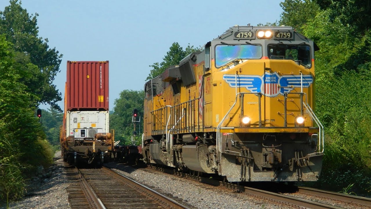 Many train meets! Railfanning MASSIVE Union Pacific Freight trains on the Jefferson City Sub!