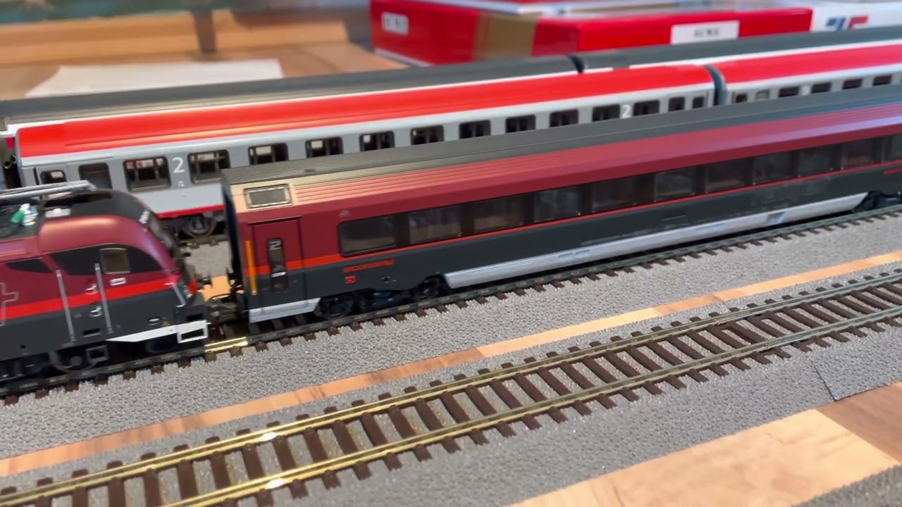 Nilssons Laminatbahn - ÖBB Railjet