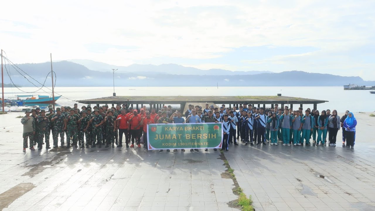 Jumat Bersih di Teluk Jailolo. Wujud Nyata Sinergi TNI Melawan Sampah