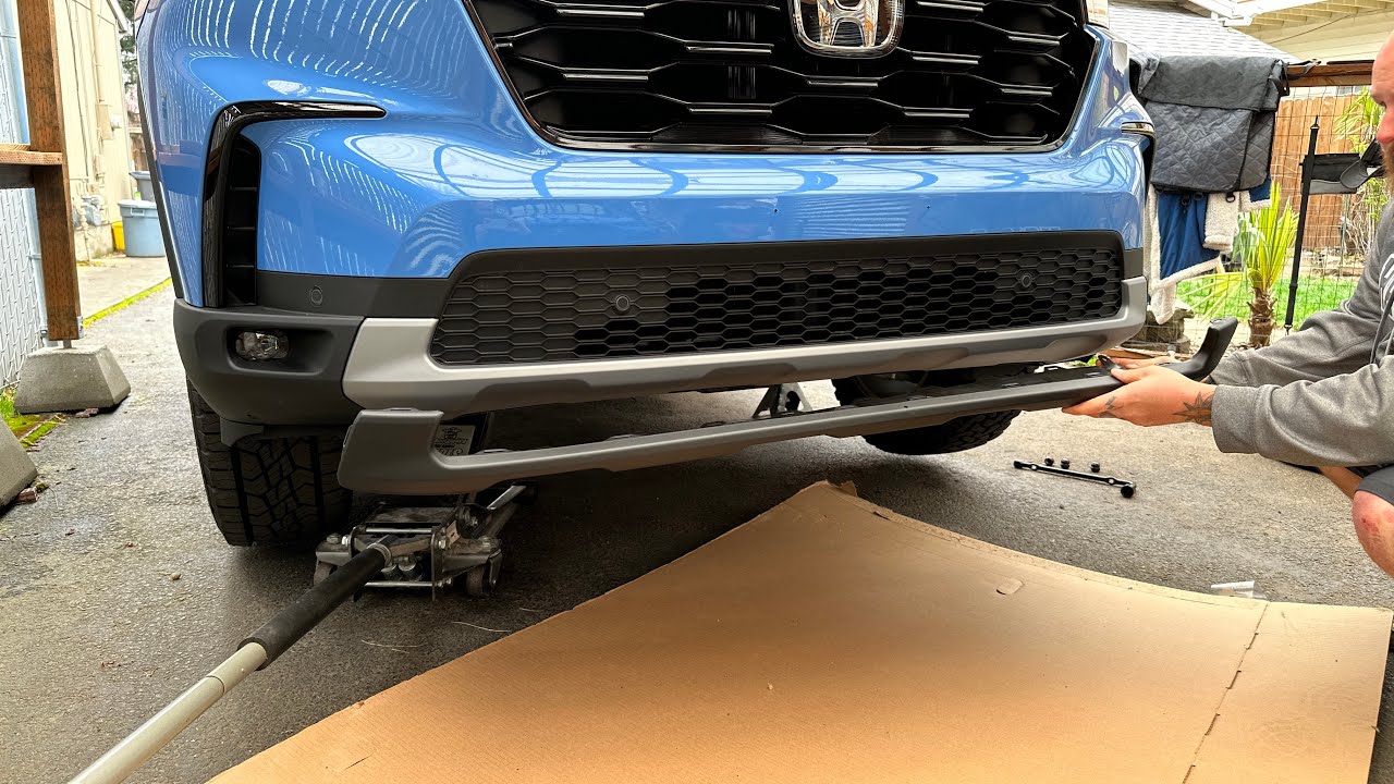 2023 Honda Pilot Front Bumper Removal and Grey Bumper Trim Delete