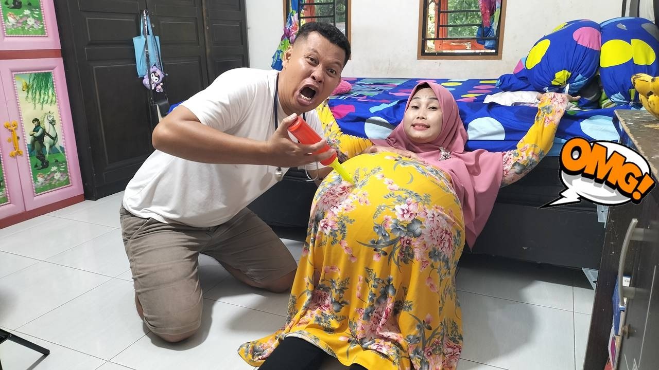 Drama Lucu 💢😱 Ibu Hamil Melahirkan Terkunci Di Kamar