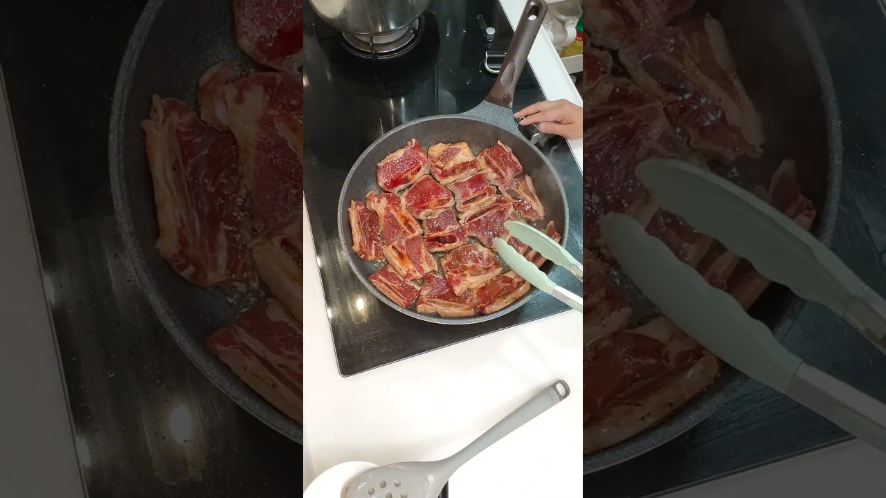 Beef short ribs with bell peppers