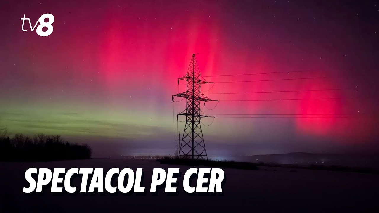 Aurora boreală vizibilă în Moldova cer roșu și mov