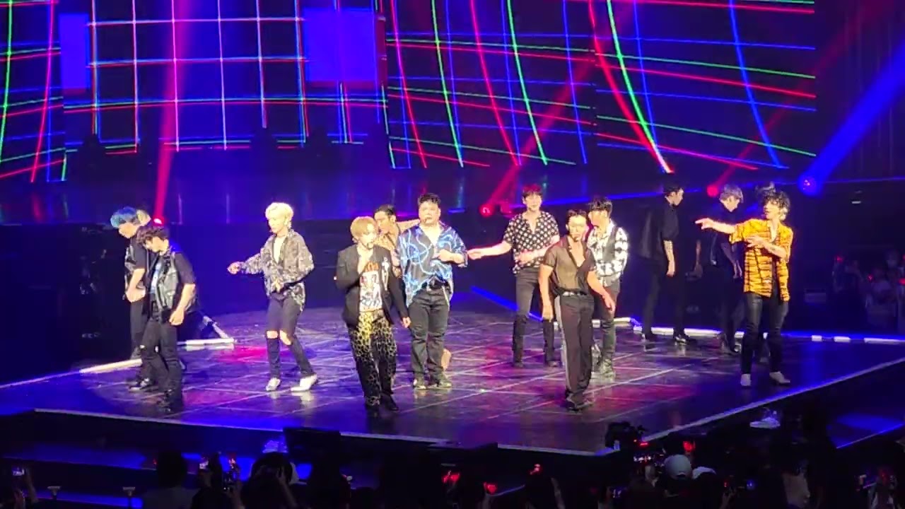 Super Junior Sorry Sorry Live in Seoul Jamsil Indoor Stadium 16.07.22