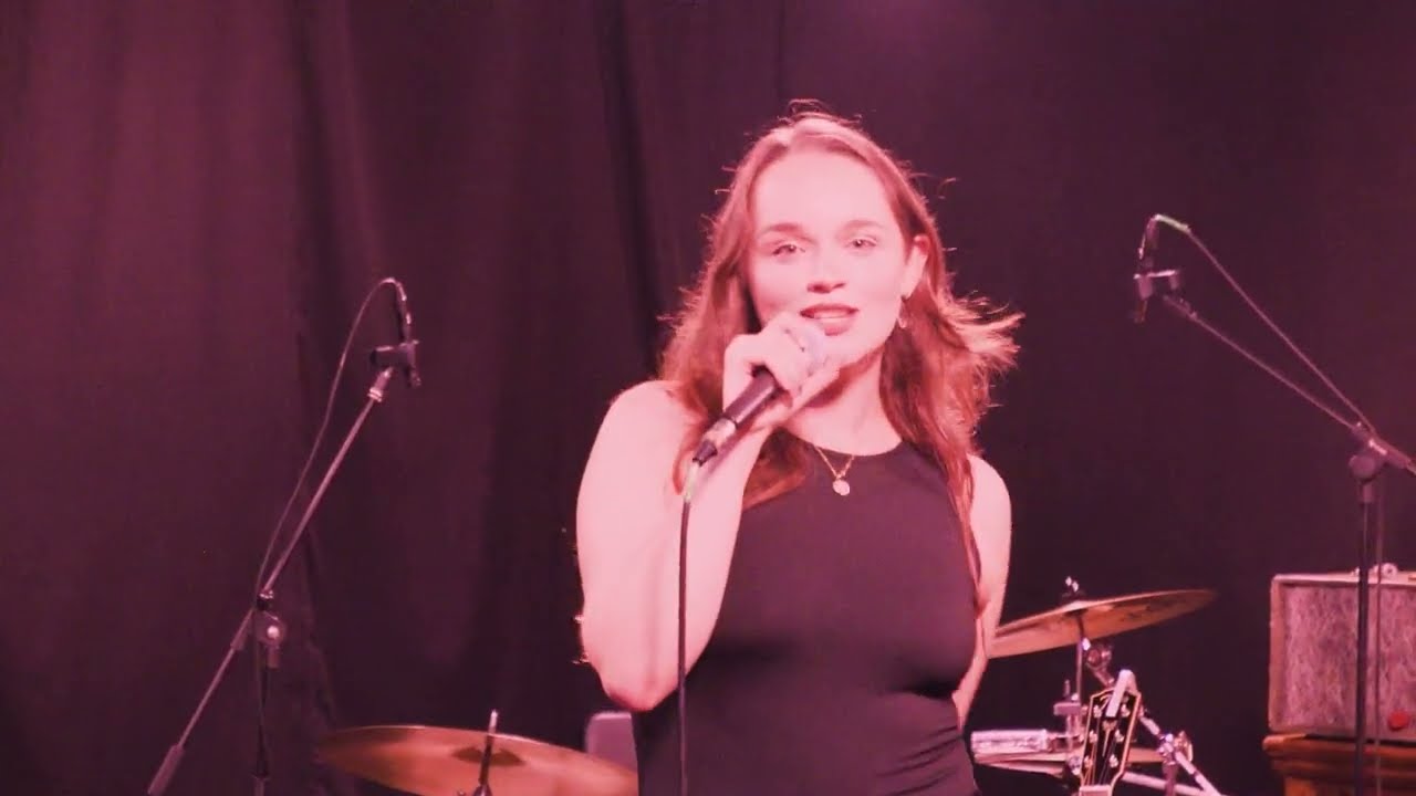 VIICTORIA - Busco Un Dios (En Vivo) Sofar Sounds Guadalajara