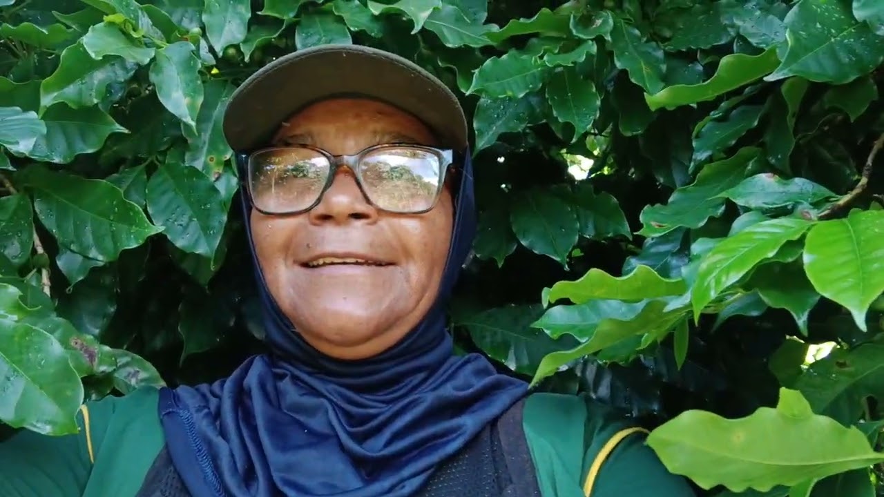 Resolvi cantar na hora do intervalo assistam até o final e deixa like #YouTube #cantando no trabalho