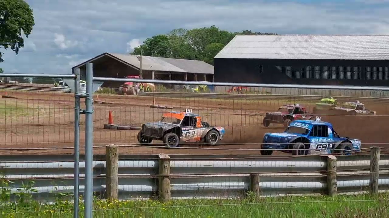 Cwmdu Autograss Club 16th June 2024 Class 7 Final