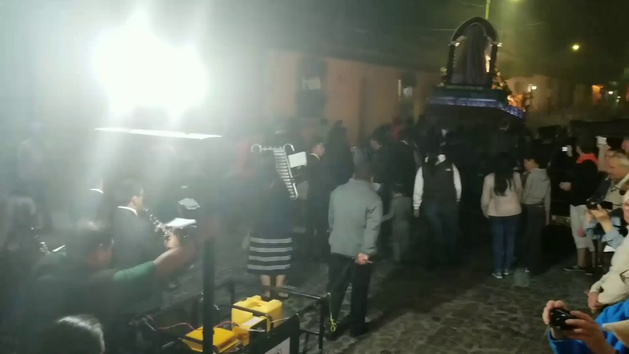 Procesión del Templo del Calvario de La Antigua Guatemala durante la semana santa