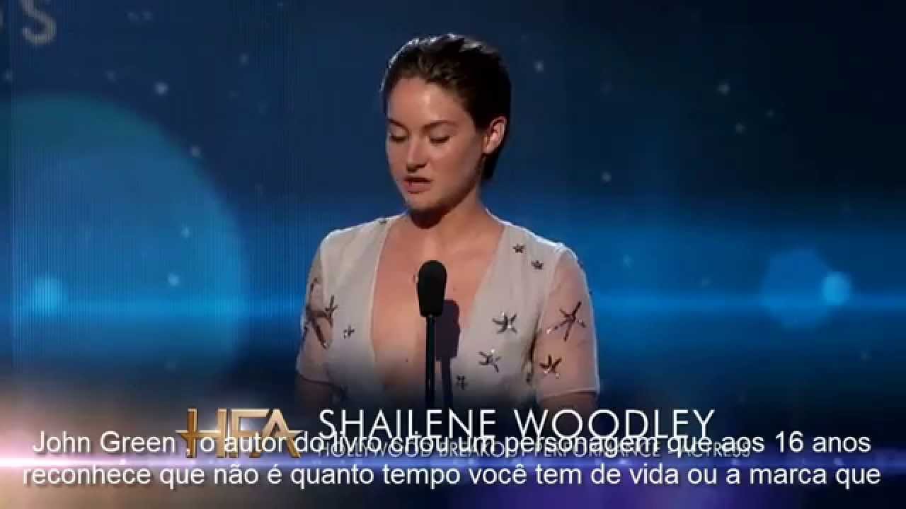 Shailene Woodley recebendo o Hollywood Film Awards de 