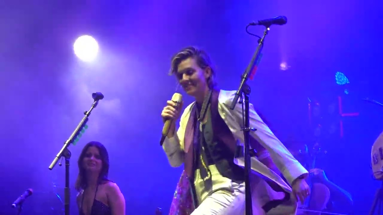 If She Ever Leaves Me - Brandi Carlile & friends