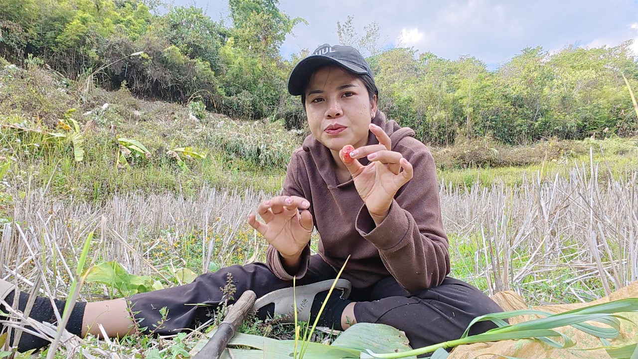 เกิดเป็นสาวบ้านนอก ทำทุกอย่างเพื่อให้รอด...