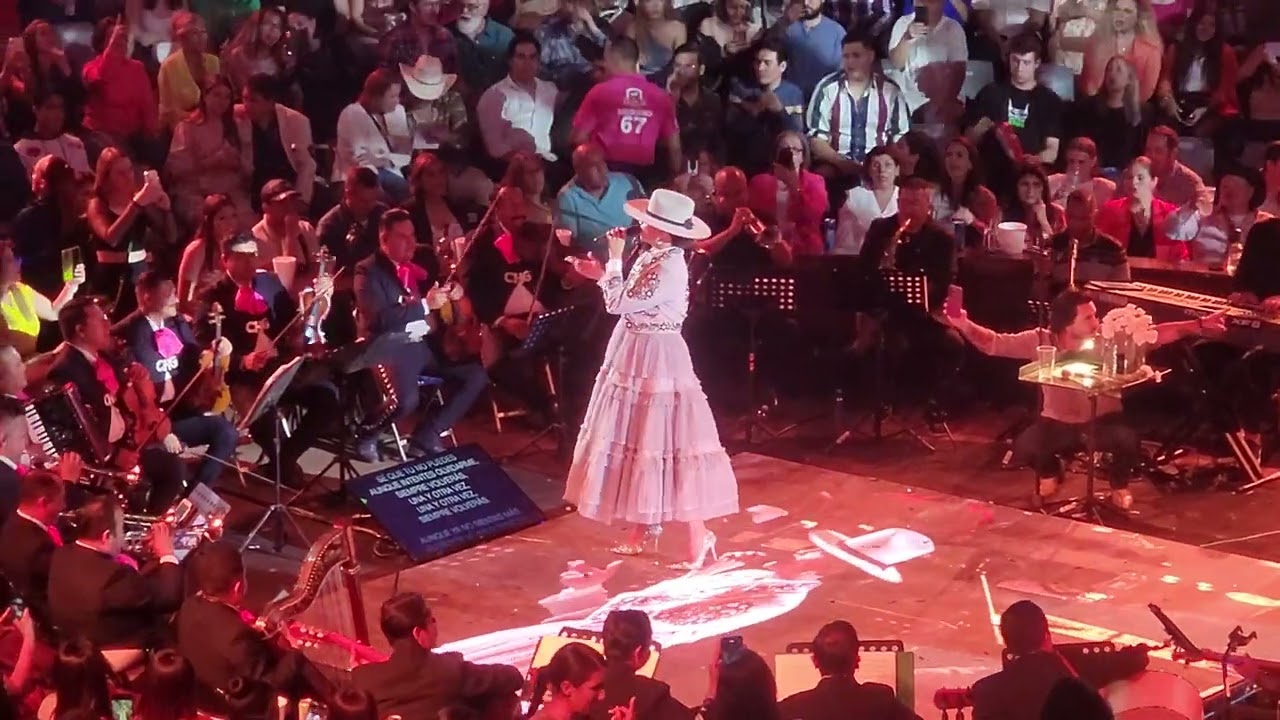 Natalia Jiménez- costumbres en vivo palenque de tepatitlan los altos de Jalisco Tepabril 2023