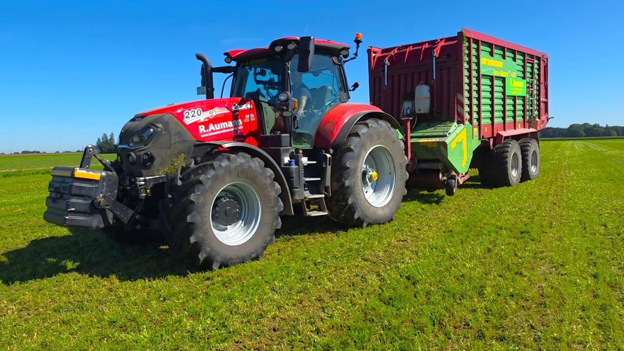 Case 220 Puma AFS IH with Strautmann LW Terra Vitesse CFS 4201