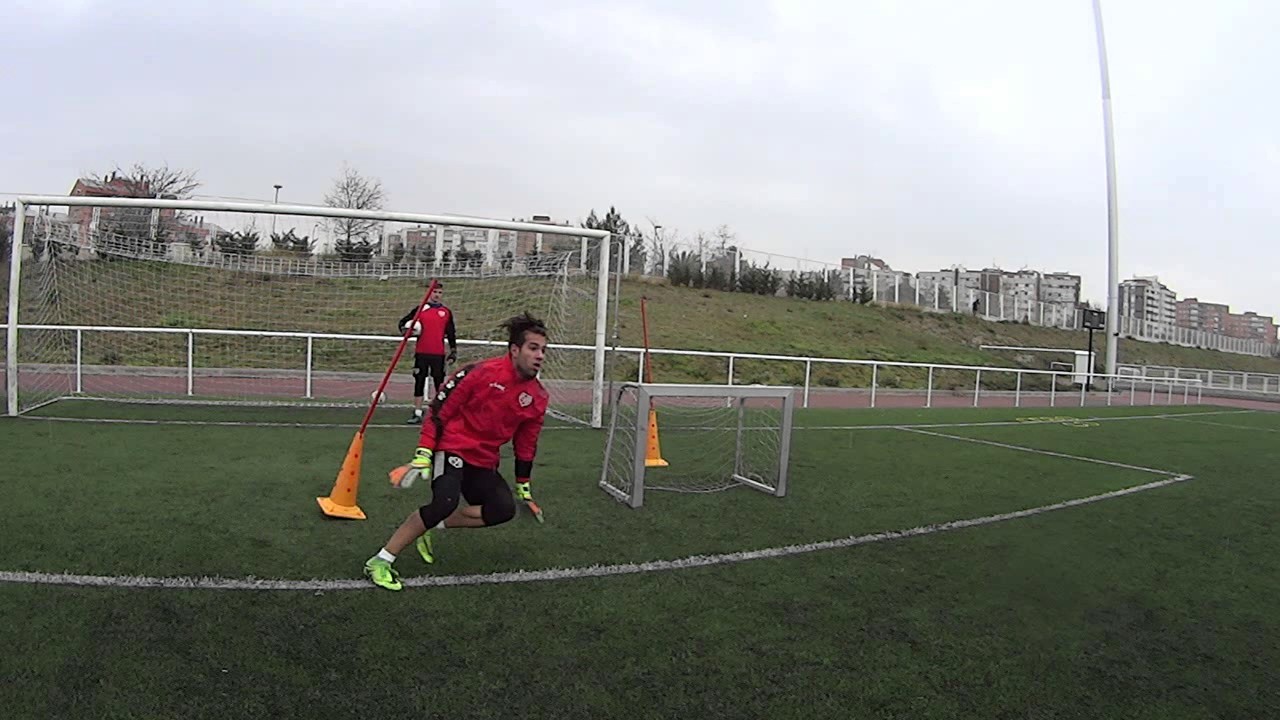Gran trabajo con los porteros Rayo Vallecano B