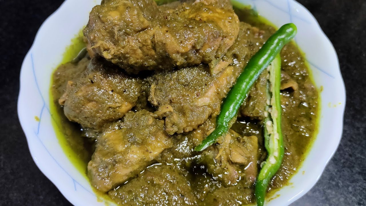 CHICKEN HARA MASALA GRAVY or CHICKEN PHAAL 