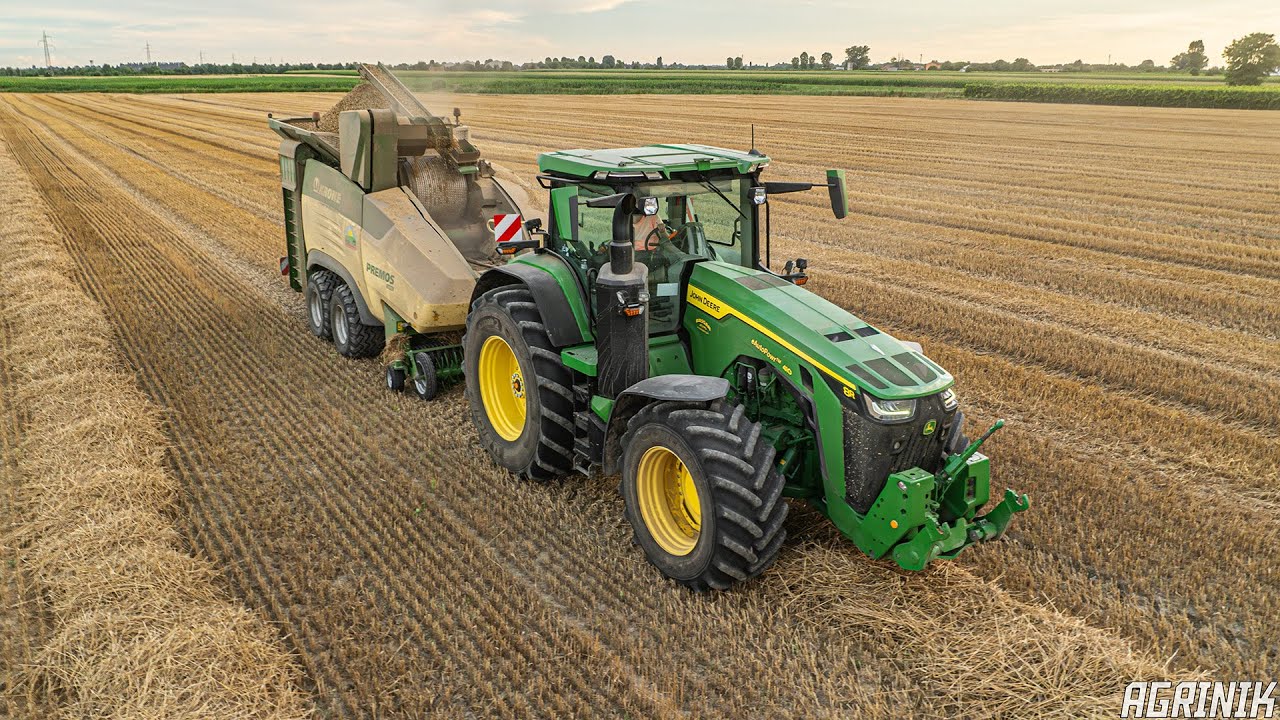 Pressatura paglia per pellet con John Deere 8R 410 e Krone Premos | Agrienergy
