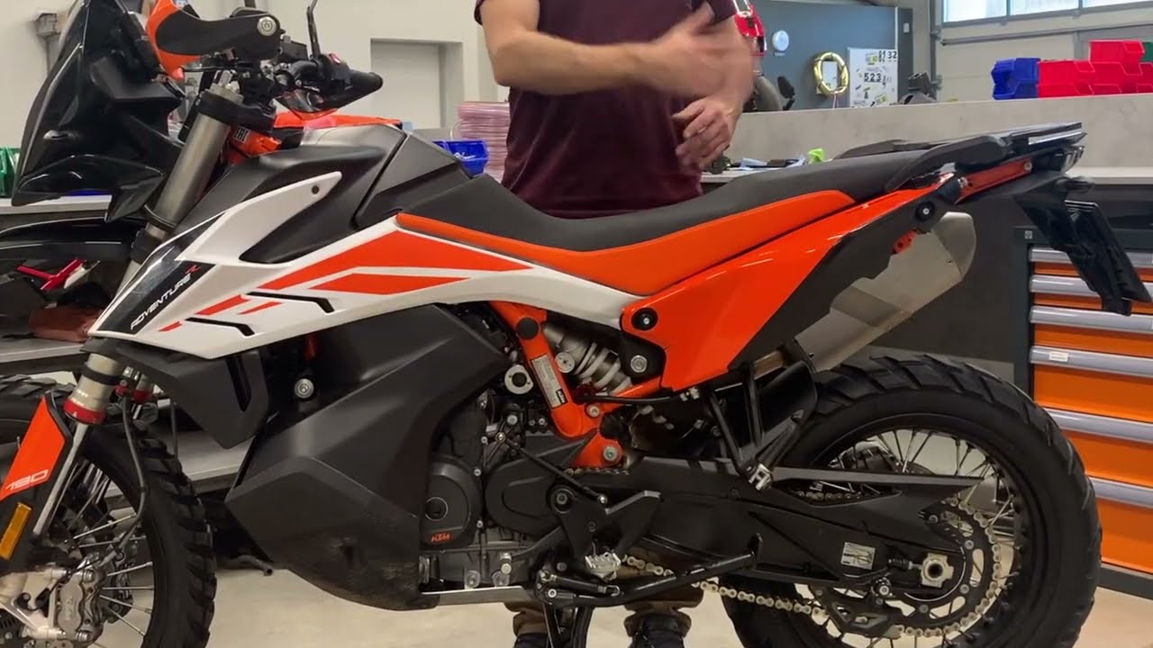 KTM 790 & 890 auxiliary tanks installation RADE/GARAGE