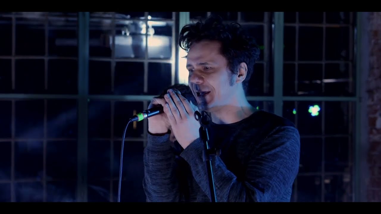 KUMM – Hand In a Mirror feat. Muse Quartet (Showroom Original ⨯ Expirat 2021)