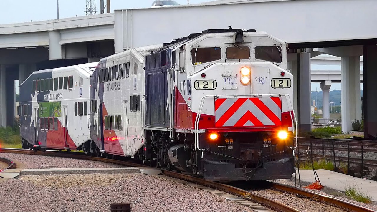 F59PH Locomotives on the Trinity Railway Express