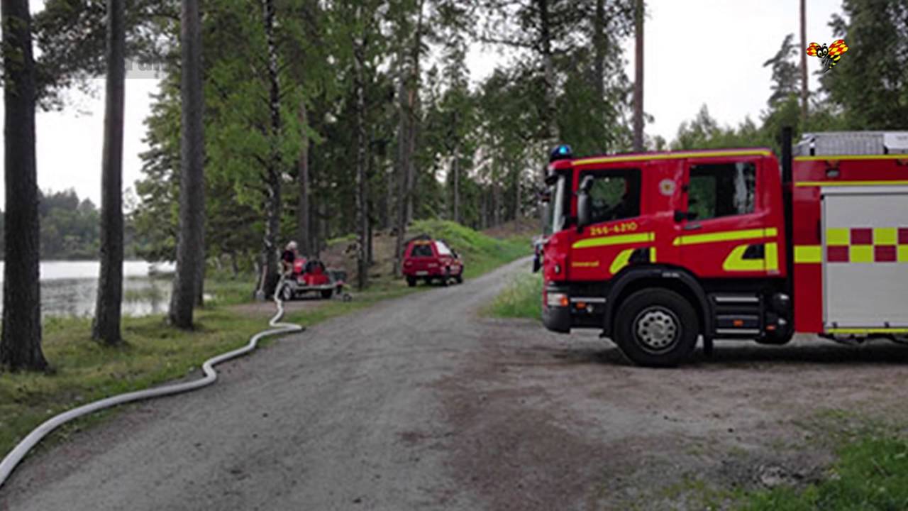 Vattenbomber s&auml;tts in mot skogsbrand