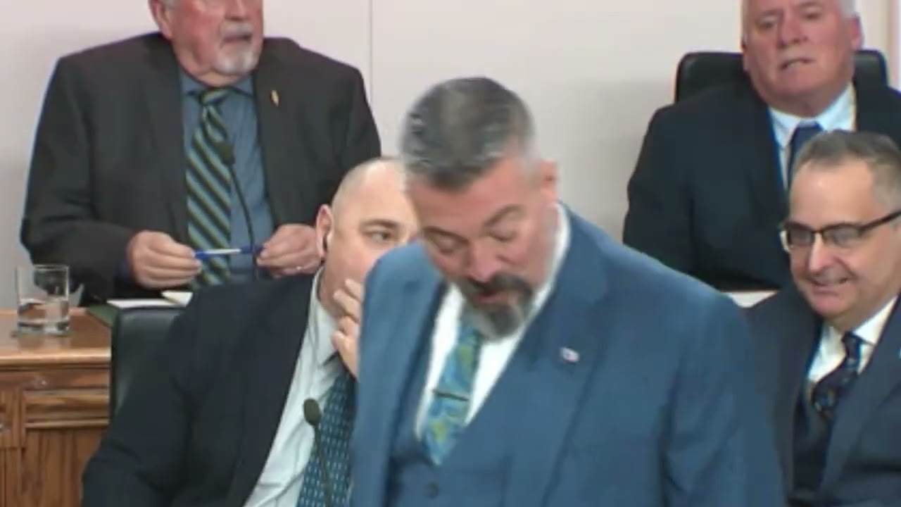 Дискуссия в Ньюфаундленде и Лабрадоре: проблемы здравоохранения, ухода за детьми и жилья.