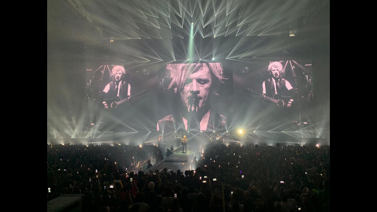 An impressive technological metamorphosis of Lille&rsquo;s Stadium Pierre Mauroy for Indochine