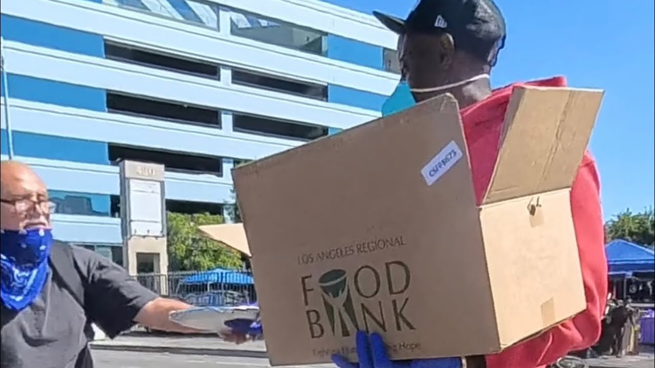 Feeding the homeless on skid row part 2 #programtime5 #feedthehomeless #helpingothers #saynotodrugs 