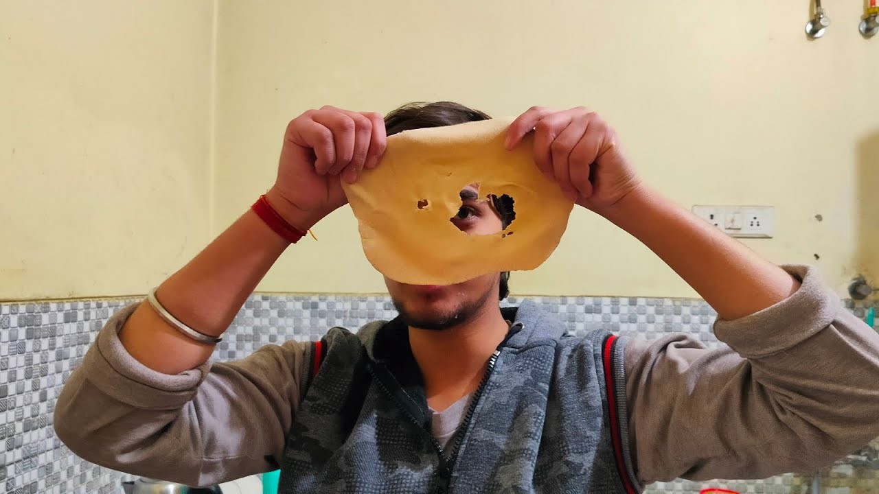 Ye kya bna diya 🤯 #youtubeshorts #vlog #minivlog #bachlors #golroti 