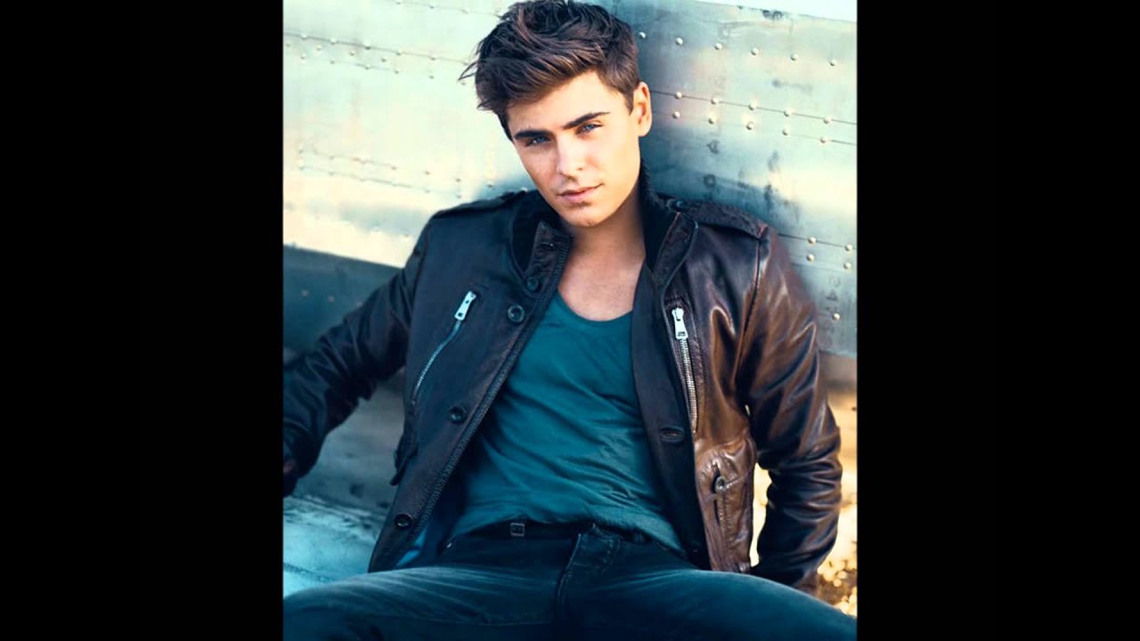 Zac Efron Sexy